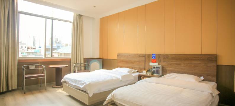 建水阳阳酒店(古城小火车店)图片