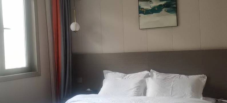 边坝炯拉措大酒店图片