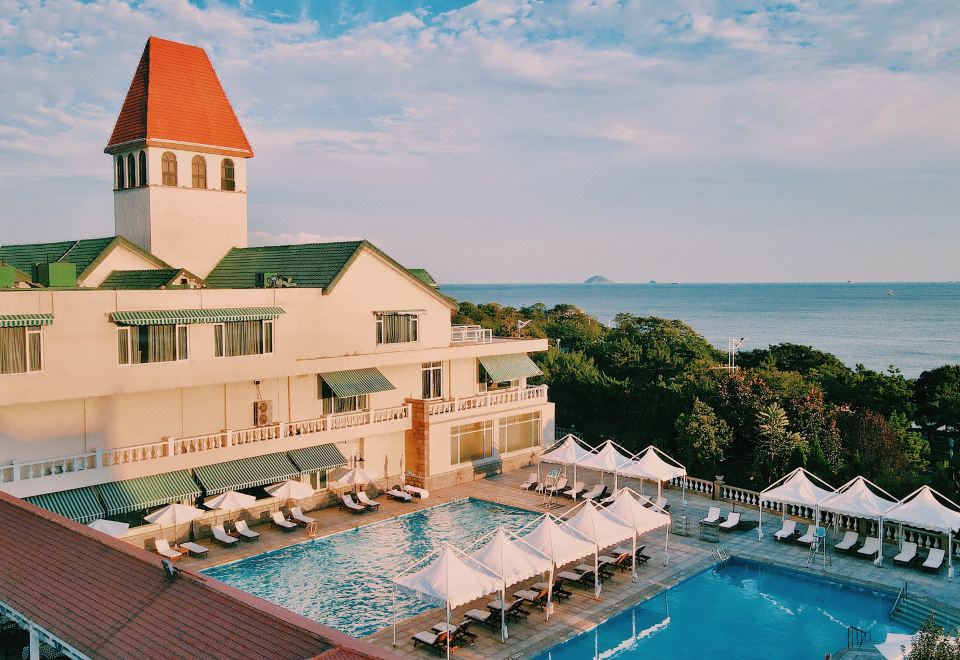 SeaView Garden Hotel QingdaoHotel Overview