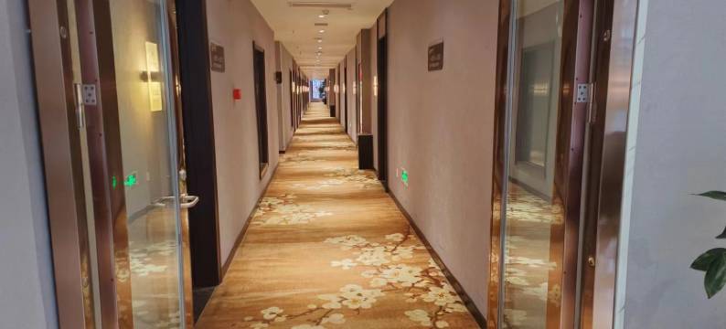 中旺轻奢酒店(石泉古街店)图片