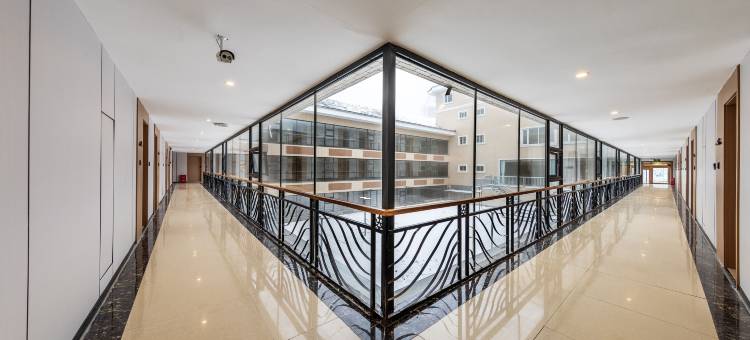 西岭雪山枫叶酒店图片