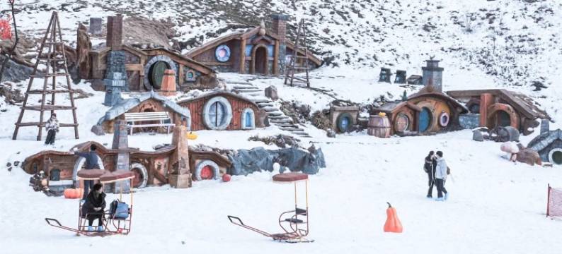 简蓝·Luxury山景亲子度假民宿(云上草原滑雪场店)图片