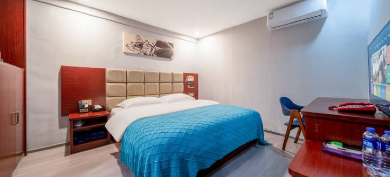 腾龙湾柏悦酒店(花溪公园十里河滩店)图片