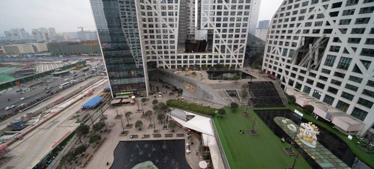 CLOUDS HOUSE成都观雲服务公寓(成都省体育馆来福士店)图片