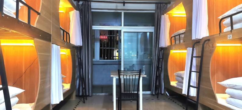 青雅青年公寓(西安小寨大雁塔店)图片