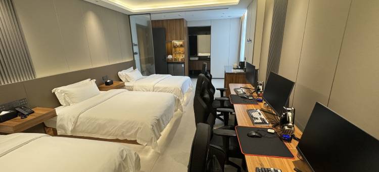 撸啦啦电竞酒店(靖江汽车站店)图片