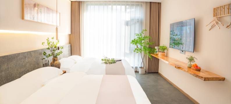 山前月下民宿(老君山店)图片