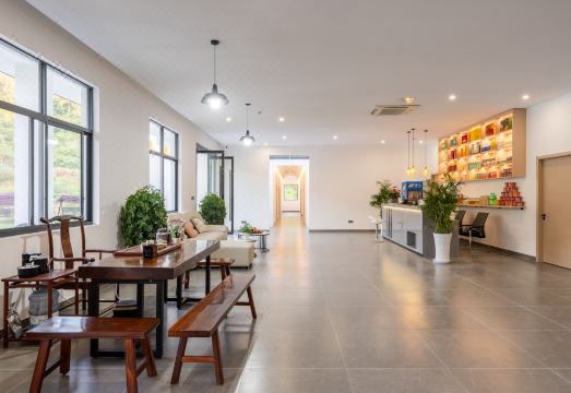 Wuyuan Your courtyard Hotel Overview