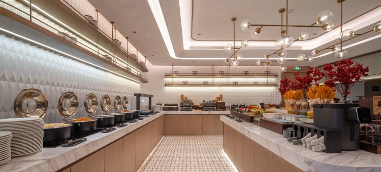 沈阳青年大街方型广场亚朵酒店图片