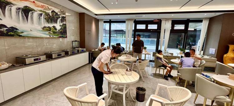 悦邻港酒店(交大创新港东地铁站店)图片