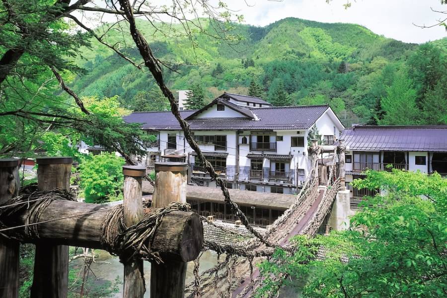 湯西川温泉　本家伴久