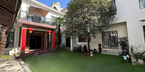 嘉芸芮舍國球民宿