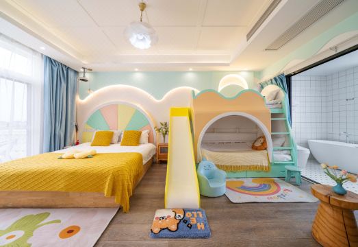 Yunian Hostel Hotel Overview