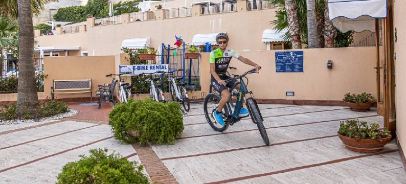 蓬塔诺德伊斯特酒店(Hotel Punta Nord Est)图片