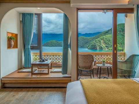 泸沽湖湖畔之梦·半山湖景美宿