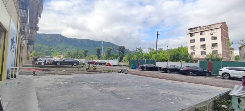 丫丫民宿(明清宫轻轨站店)图片