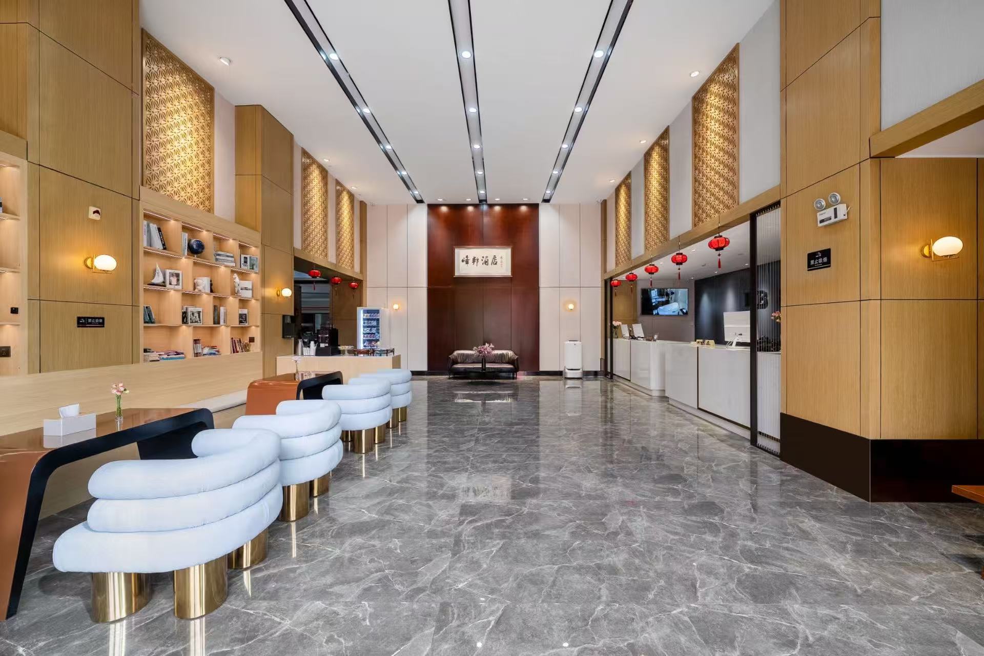 Fengbang Hotel (Kunming University Town South Metro Station)Over view