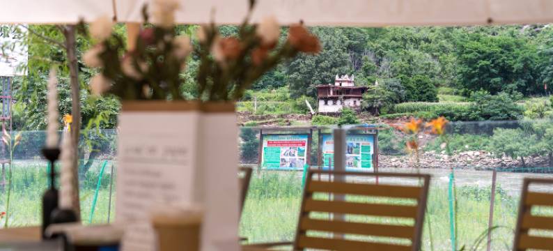 看山是山·江畔花园民宿(丹巴甲居藏寨店)图片