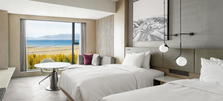 赛里木湖AC酒店图片