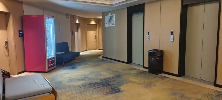 如颐尚居商务酒店(临颍中心汽车站东方国际购物广场店)图片