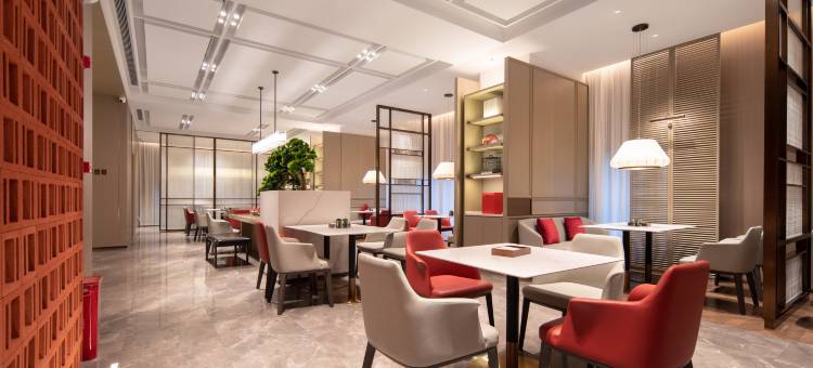 武汉江滩江汉路步行街怡程酒店图片