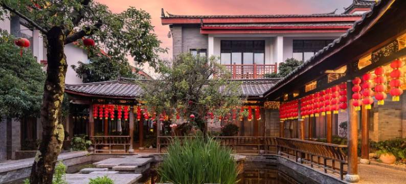 丽江海映郎廷假日大酒店(束河古镇店)图片