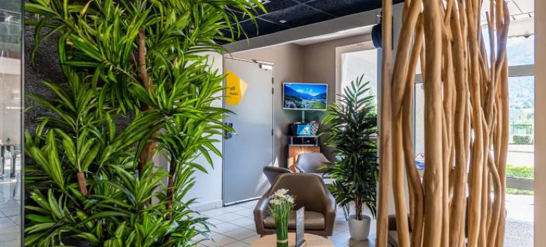 圣让德莫里安住宿加早餐酒店(B&B Hôtel Saint Jean de Maurienne)图片