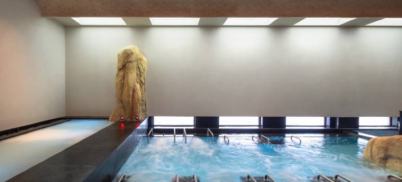 长白山高铁站温泉希尔顿惠庭酒店图片