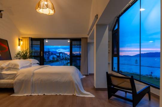 大理洱海沐海轻奢海景设计师美宿(洱海S湾生态廊道店)