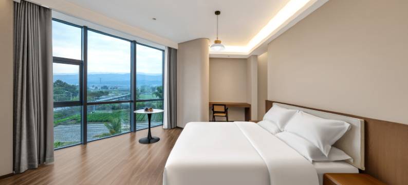 芒市安澜假日酒店图片