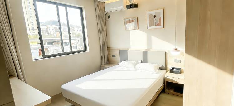 月白屋上民宿(广元澳源体育中心川北幼专店)图片