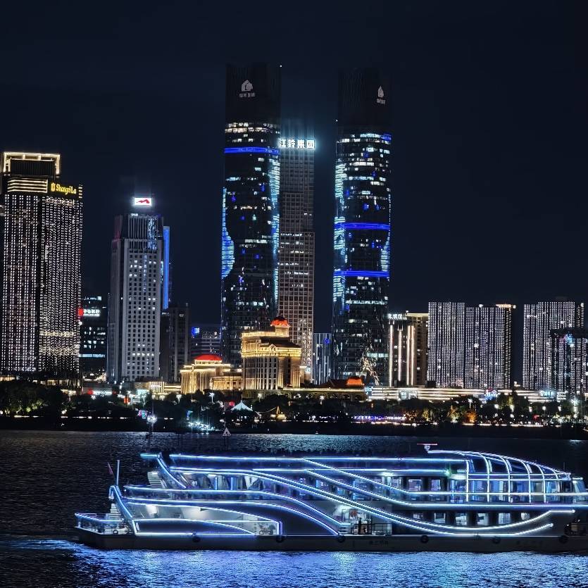 FUNGEE·欢致高空江景酒店(南昌红谷滩江西省博物馆店)图片
