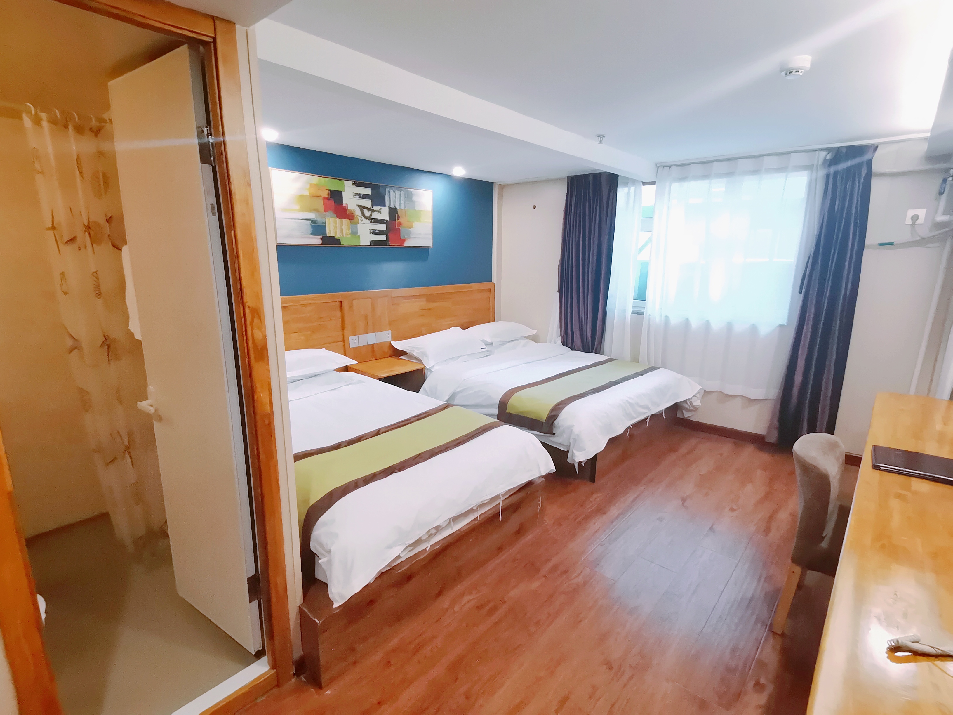 Beibei Holiday Hotel (Harbin Central Street store)Over view