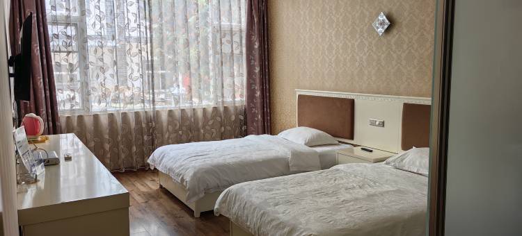 澄江辰峰假日酒店图片