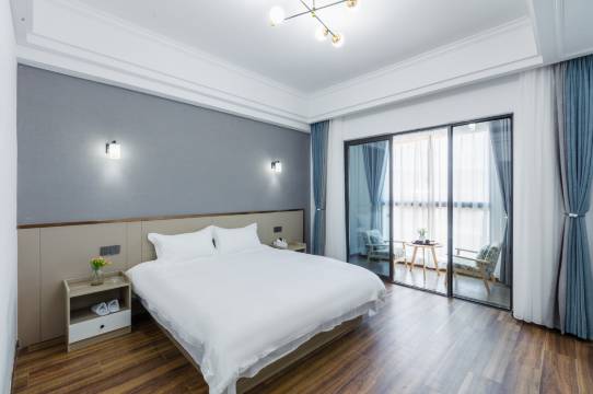 隐山民宿(龙王山漂流店)