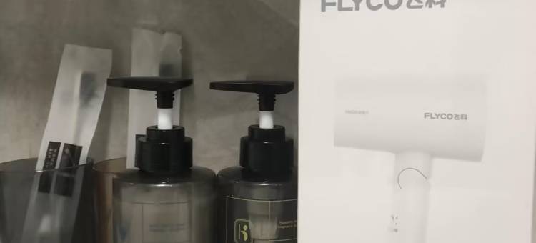 万悦轻居酒店(哈尔滨西站万达广场店)图片