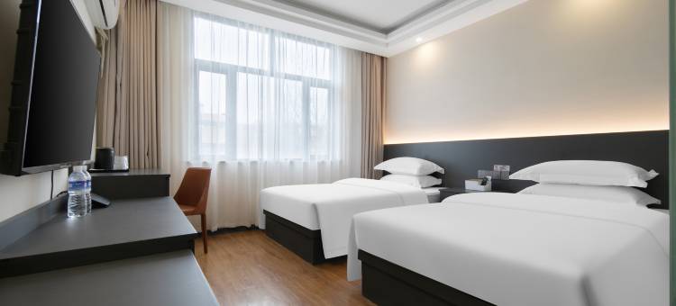 戏悦欢影酒店(遗爱湖黄冈科技职业学院店)图片