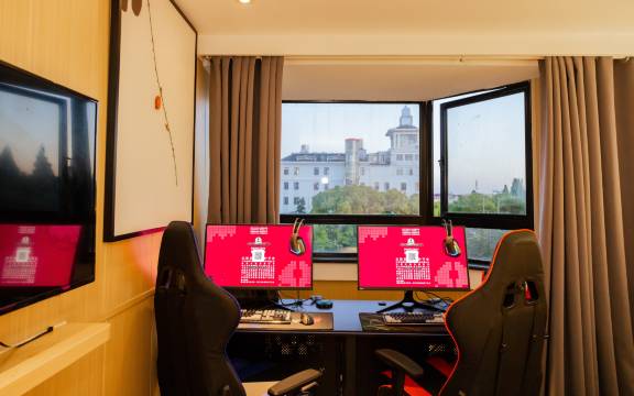 地平线电竞民宿(上海松江方塔医院店)