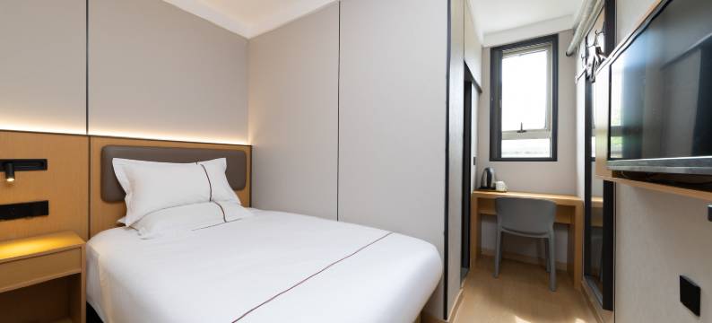 鑫家酒店(上海北新泾地铁站店)图片