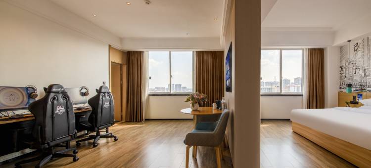 尖峰·悦电竞酒店(常宁群英西路店)图片