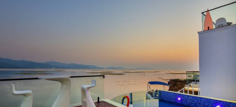 花筑·初恋遇见你·一线湖景私汤民宿(太湖横山岛店)图片