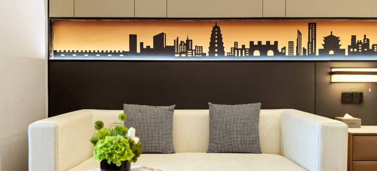 西港假日酒店(省人民医院黄雁村地铁站店)图片