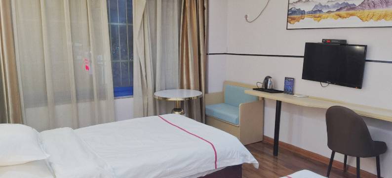 郑州二月二时尚酒店(二七万达店)图片