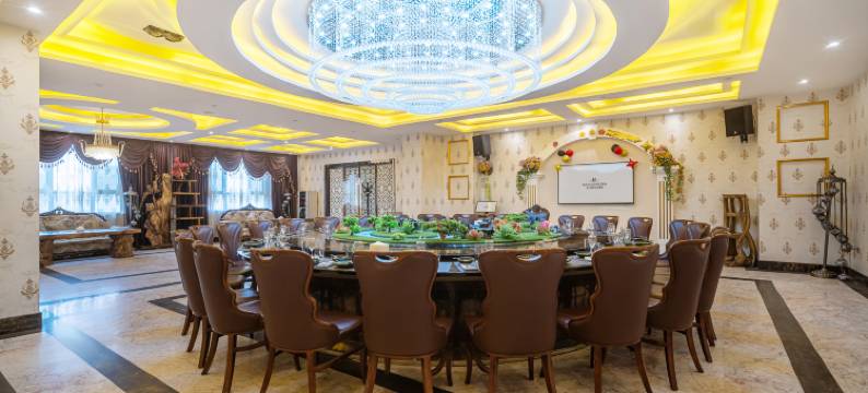 名门丽呈华廷酒店(昆仑湖和田新夜市店)图片