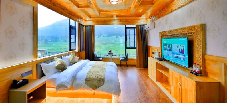 加拉白垒峰民宿图片