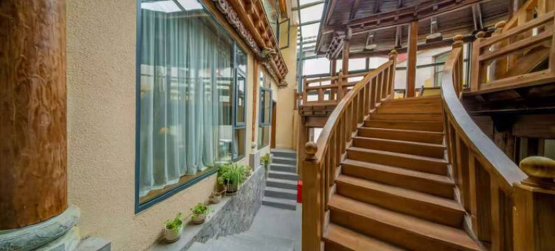 嘉央仓古·Shangri-La丨智能供氧暖轻奢度假美宿(独克宗古城店)图片