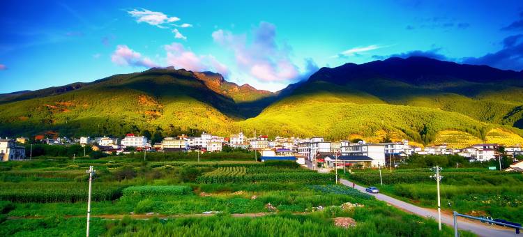 楠华居·Homy山景智能美宿(丽江三义国际机场店)图片