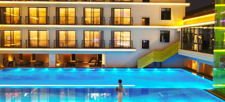 西双版纳告庄voco酒店(景洪市告庄星光夜市店)图片