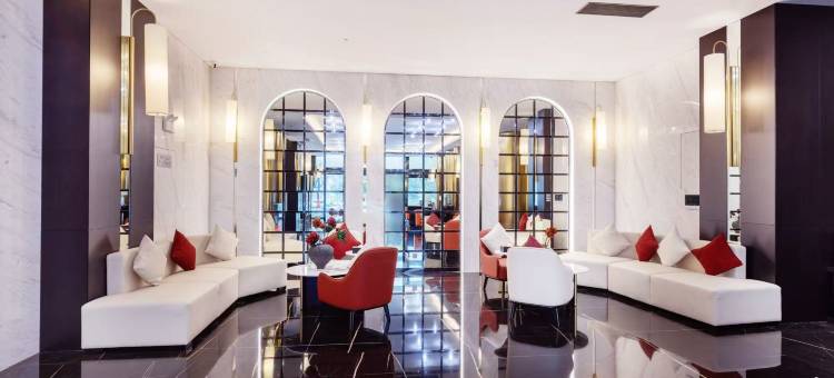 陇川黑金琉璃酒店图片