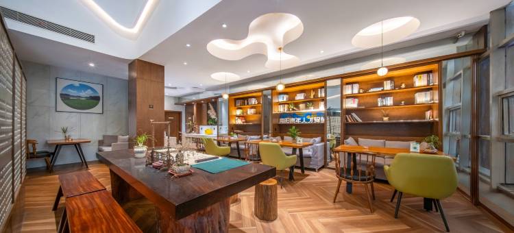 果岭19号酒店(南阳市政府万悦城店)图片
